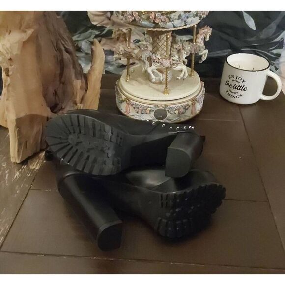 NEW~Fashion Nova Black Tough Love Stud Detail Peep Toe Ankle Booties Heels Sz 9M - Picture 5 of 8